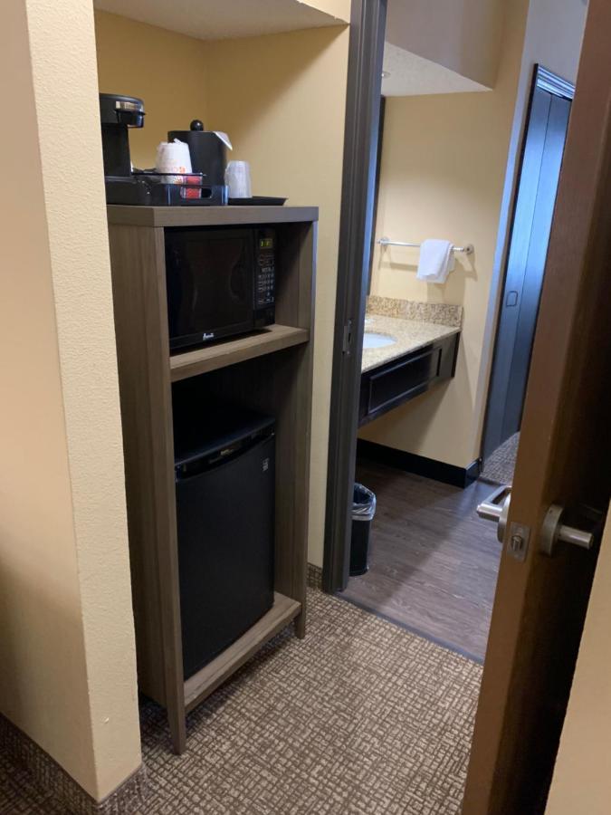 Comfort Dfw Airport Hotel