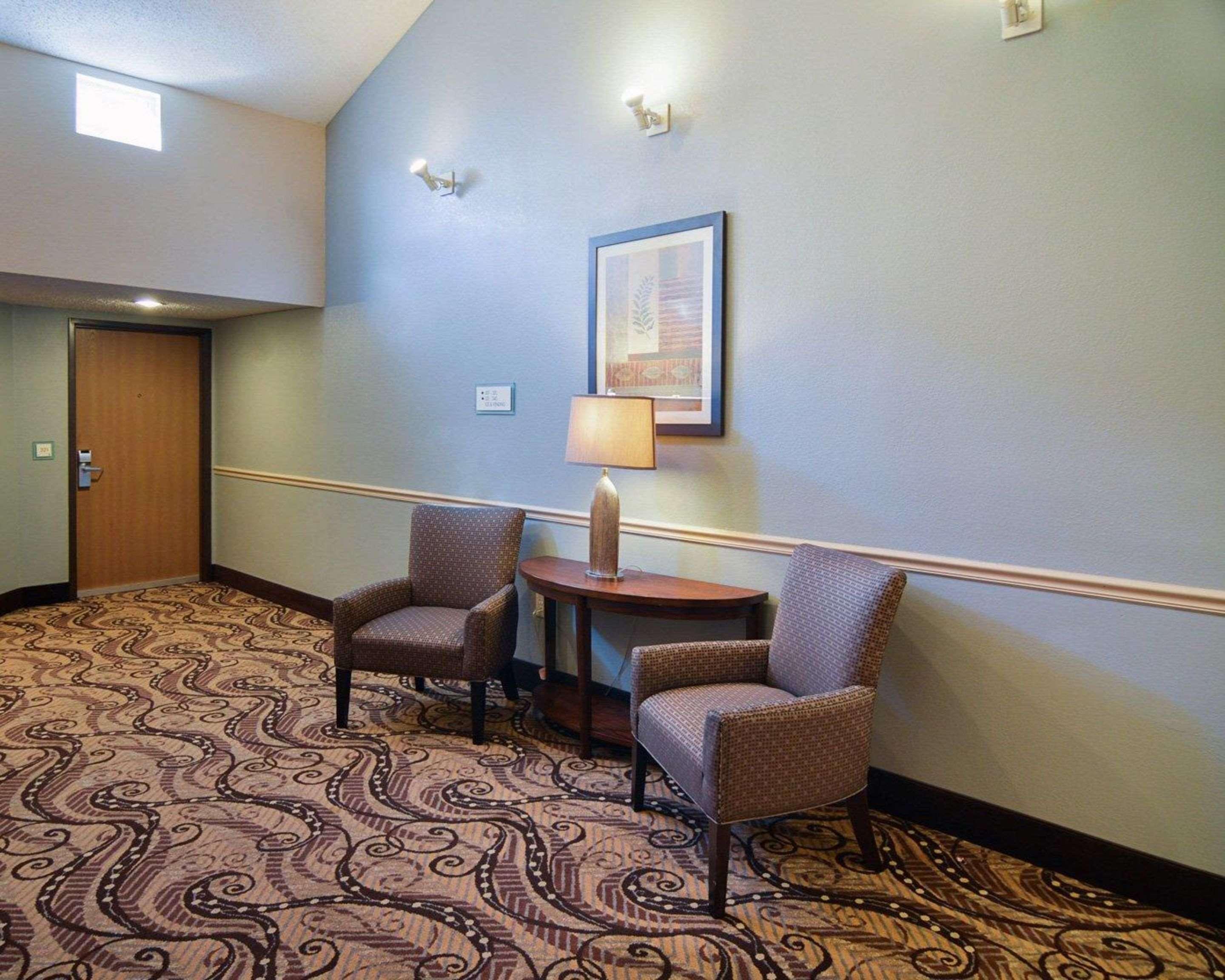 Hotel Comfort Dfw Airport 3*