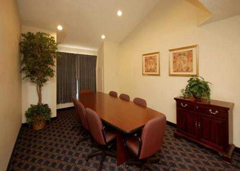 Comfort Dfw Airport Hotel 3*