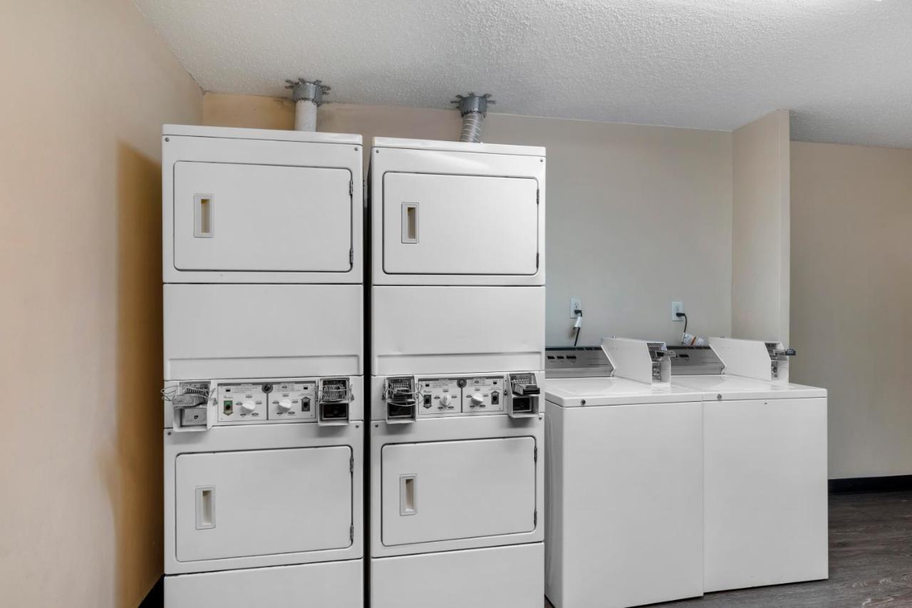 Hotel Comfort Dfw Airport 3*