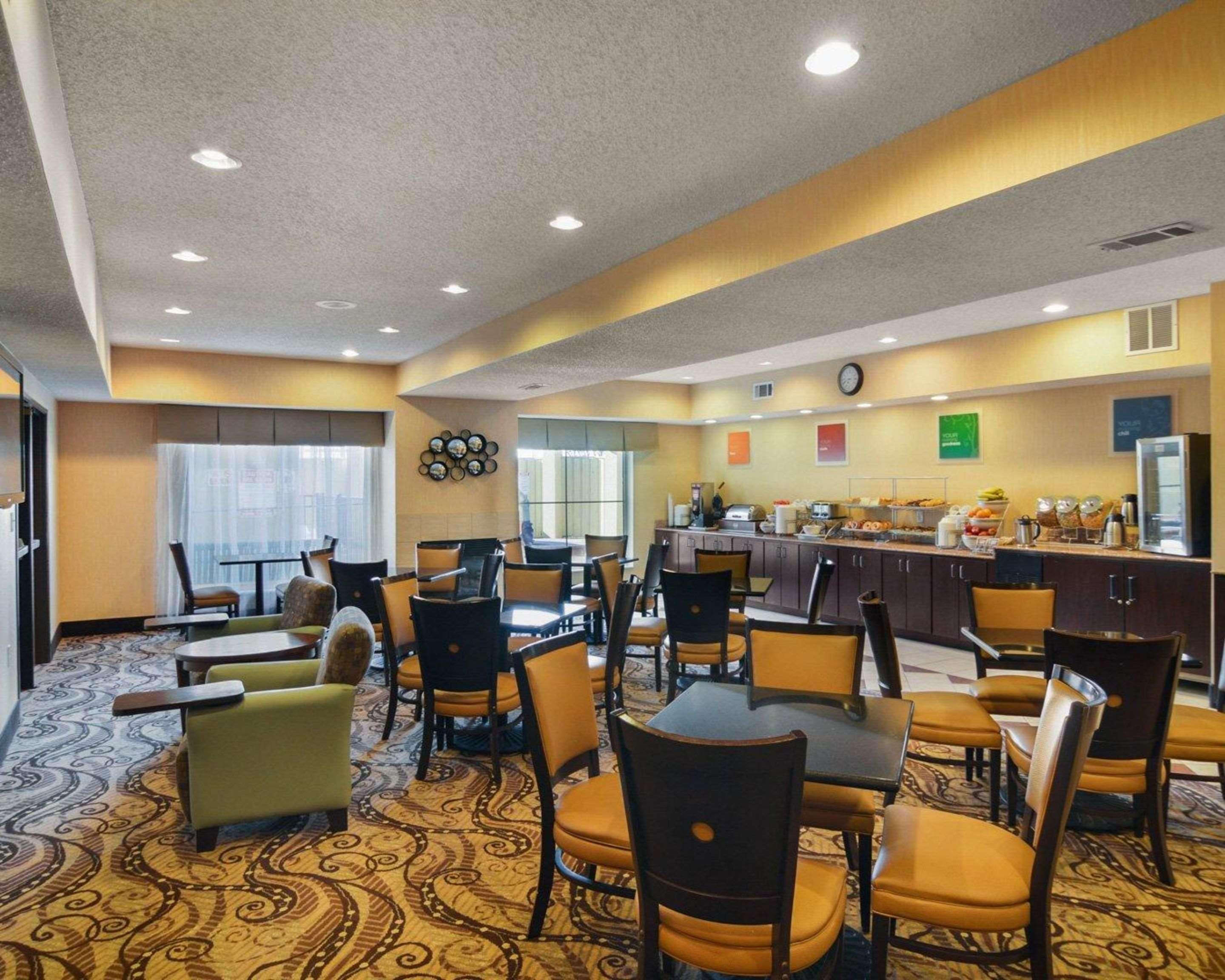 Comfort Dfw Airport 3*