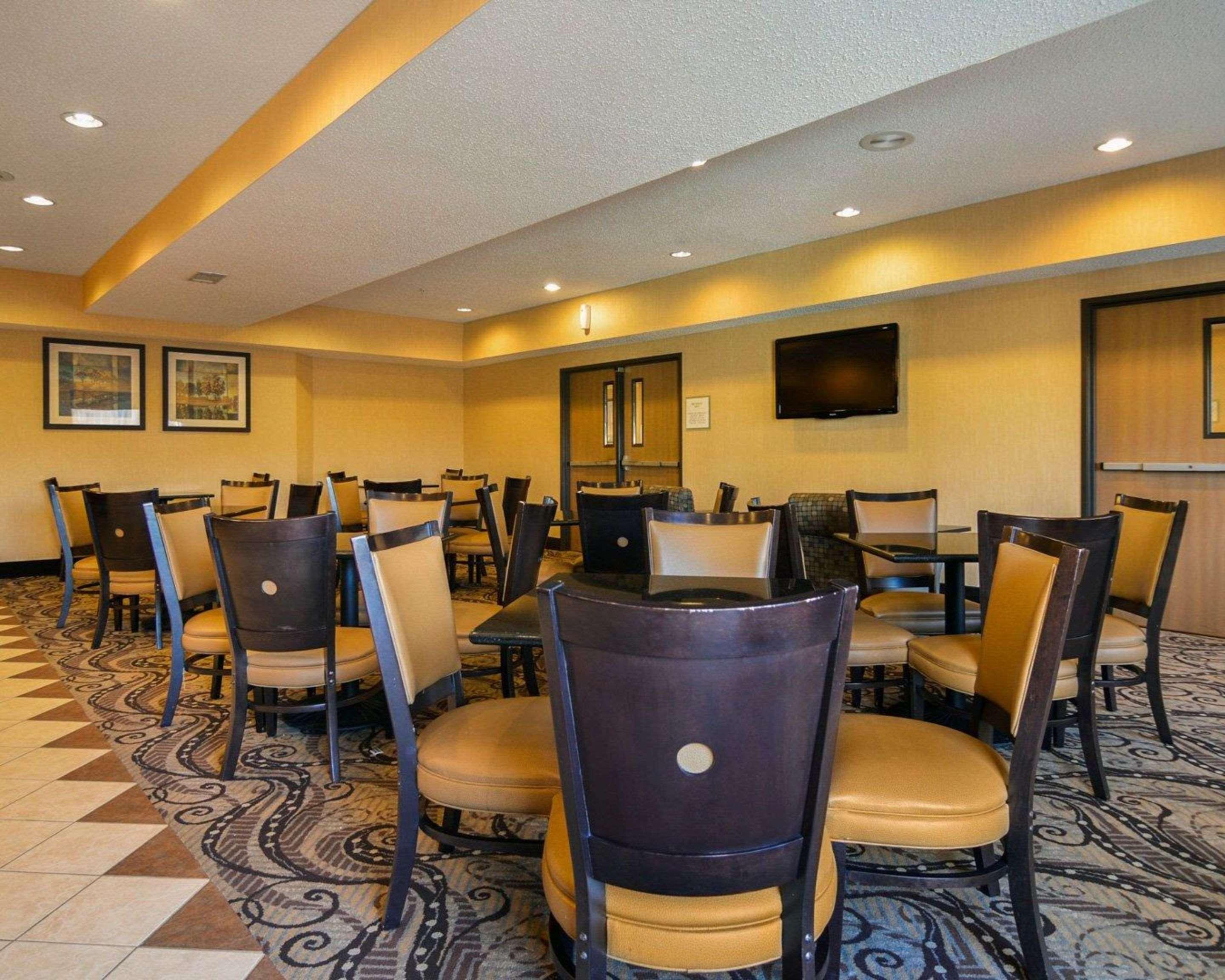 Comfort Dfw Airport Hotel